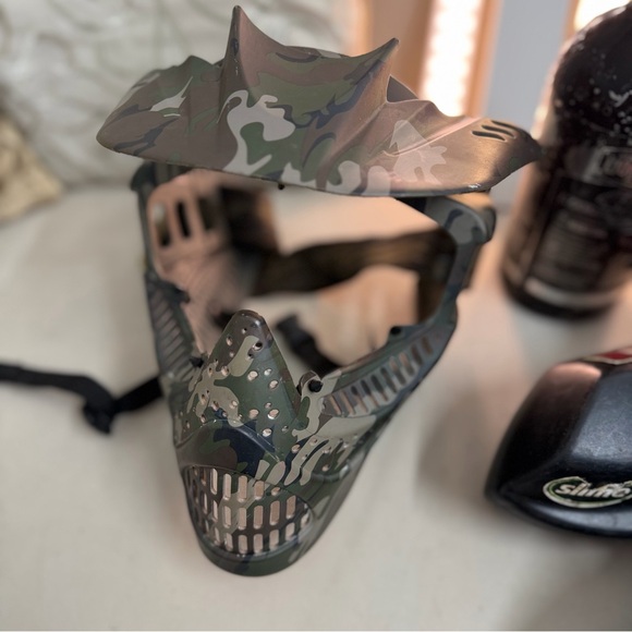 Lot Black Paintball Gear Set 2 mask. 3M ear protectors, 6 hoppers, 2 gas pipetts - Picture 10 of 17